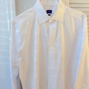 Have here a Ermenegildo Zegna Trofeo dress shirt. Very high quality shirt.